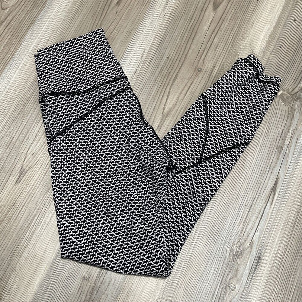 Lululemon Womens Size 4 In Movement 7/8 Tight Everlux High-Rise Leggings Black